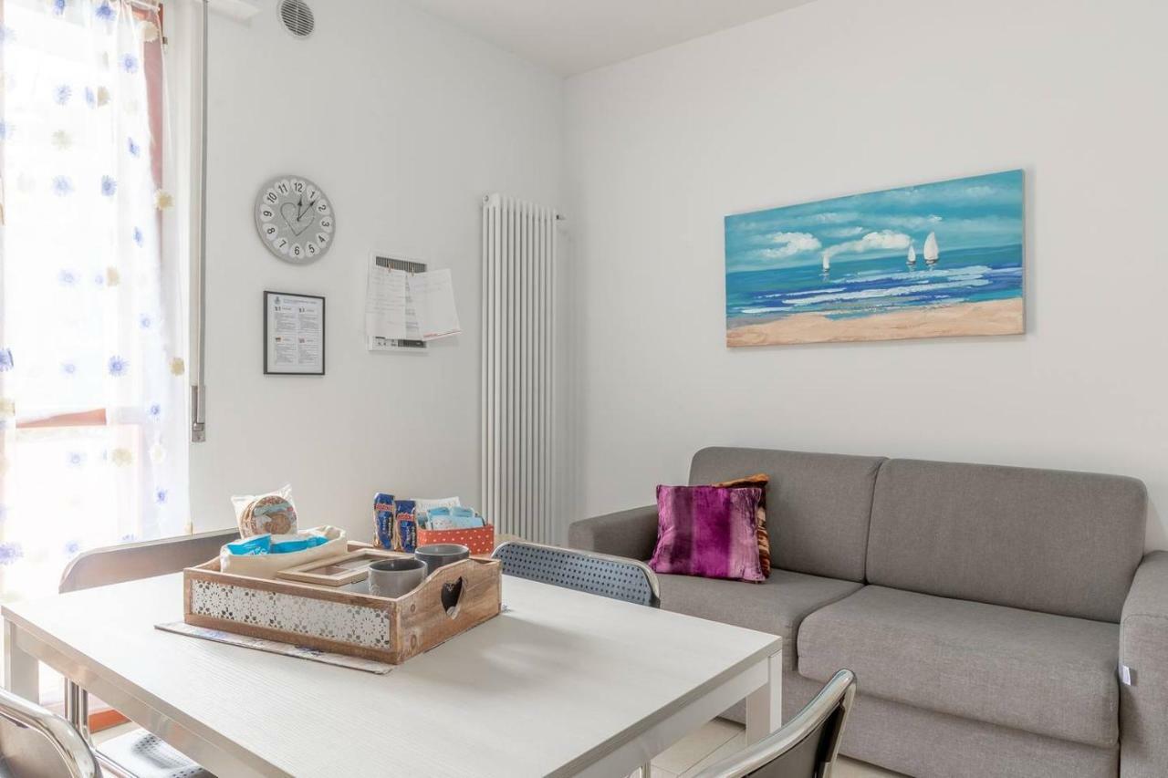 Io E Te Apartment เดเซนซาโนเดลการ์ดา ภายนอก รูปภาพ